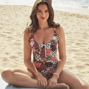 NWOT Skinnydippers Rosalina Underwire Ruffle One Piece Swimsuit M Bohemian Beach